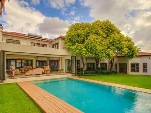 exquisite luxury living in dainfern.
