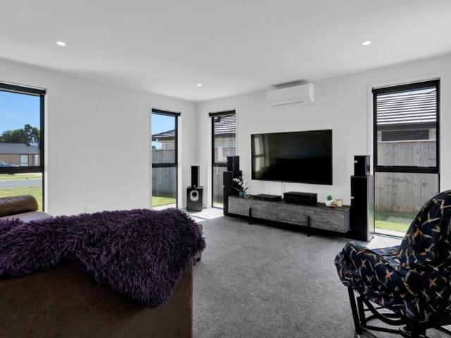 Exquisite modern home