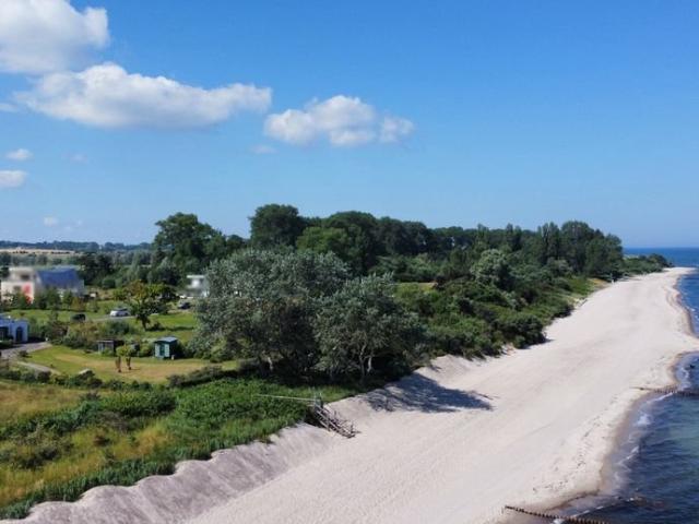 Exquisite Villa mit privatem Strandzugang und Einliegerwohnung
