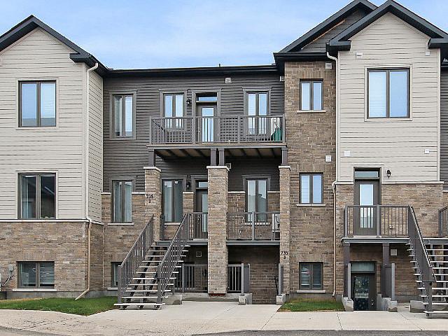 Exquisitely Updated 2bed/2bath Condo In Blossom Park