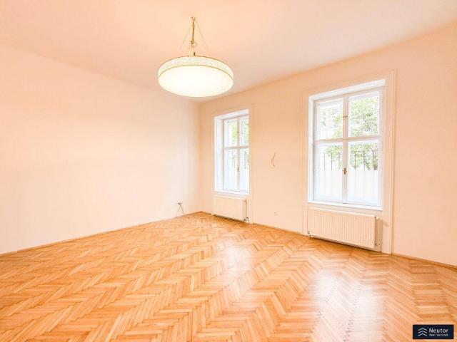 EXQUISITES ALTBAUJUWEL 2,5 ZIMMER WOHNUNG LICHTDURCHFLUTET IM HERZEN DES 9. WIENER GEMEINDEBEZIRKS