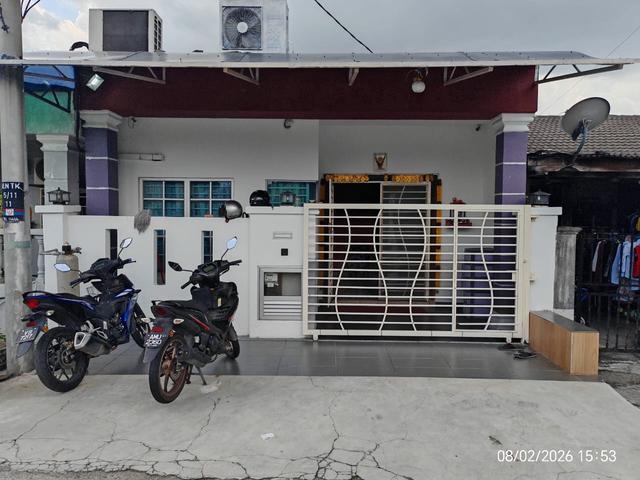 FULL LOAN Renovated 1sty Teres Taman Mawar Puchong