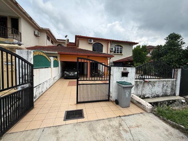 EXTENDED Taman Pinggiran Golf Paroi Double Storey Terrace