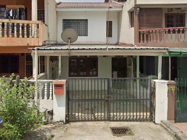 Extended Taman Sri Muda Seksyen 25 double storey terrace for sale