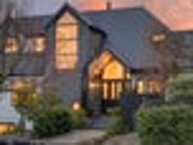 Extended Family Living and Spectacular Views