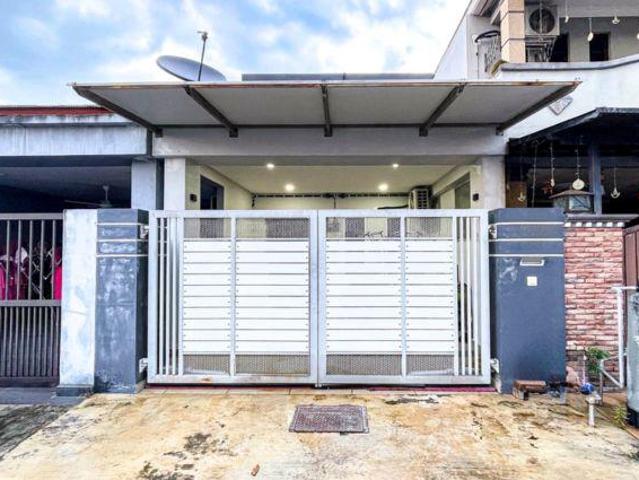 EXTENDED RENOVATED FREEHOLD UNIT off Jalan Semenyih Taman Maju Kajang