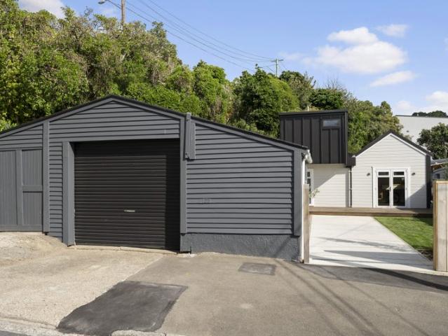 A CLEVER CHARACTER COTTAGE WITH A MODERN TWIST