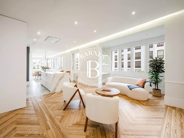 Exterior reformado y amueblado con vistas abiertas – 3 suite. 188m² Madrid