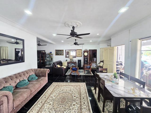 Extra Land Area Single Storey Bungalow House Kampung Batu Muda Sentul