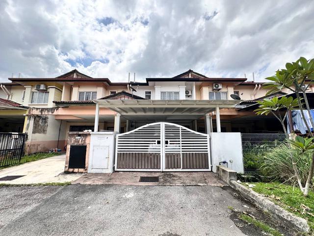 EXTRA LAND BELAKANG Double Storey Terrace Seksyen 8 Bangi
