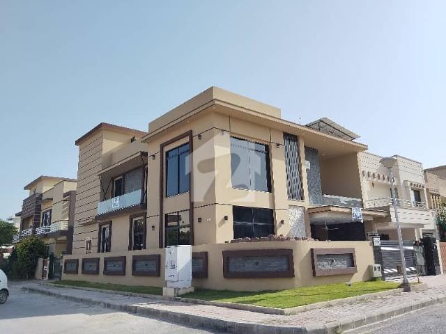 Extra Land Corner Solar Designer 13 Marla House For Sale In Bahria Town Phase 3
