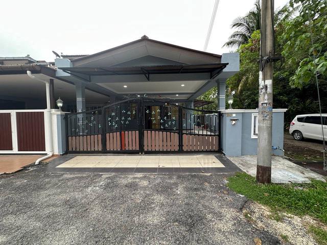 EXTRA LAND End Lot Bandar Tasik Kesuma Semenyih Fully Refurbished