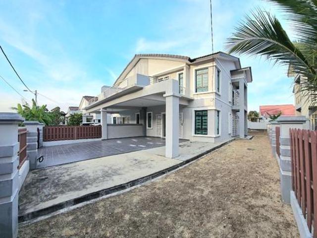 Extra Land Freehold Semi D 2 Tingkat Taman Merlimau Emas Melaka