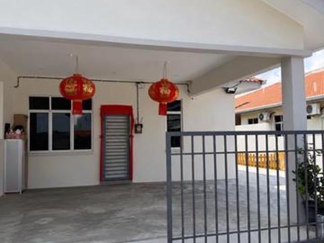 EXTRA LAND Single Storey Terrace Taman Jasin Perdana Freehold