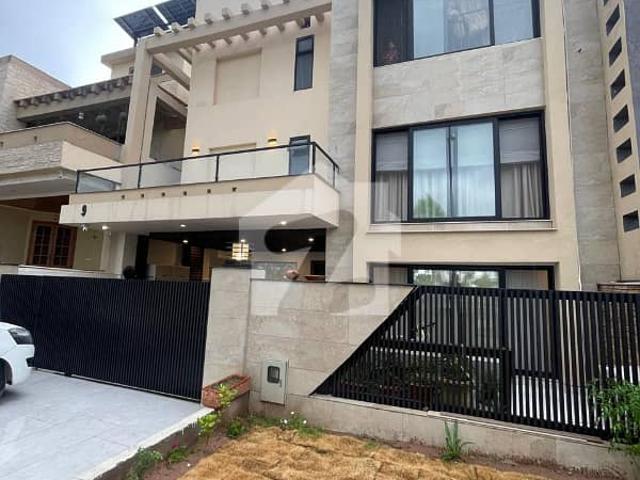 Extra Lavish 10 Marla House for Sale | 7 Bedrooms | Ground + Mezzanine + 1st Floor | Bahria Enclave Sector A