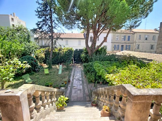 Extra Muros Maison 160 m2 avec jardin 2 terrasses 2 garages