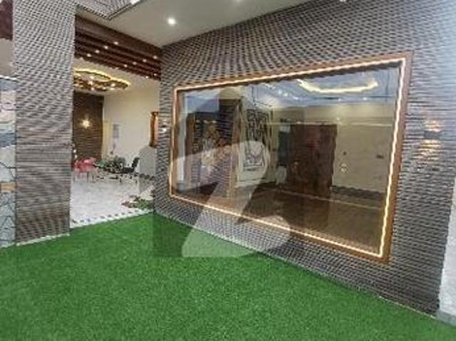 Extra ordinary location park face west open a + category material meerut society
