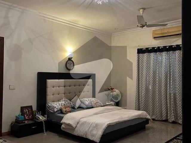 Extraordinary 1000 sq yd 7 bedroom luxury bungalow for sale in dha phase 6