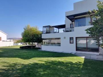 Extraordinaria Casa en Club de Golf Amanali Alberca Privada