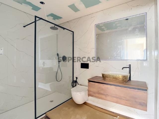Extraordinário Apartamento T3+1 com amplas áreas em Coina