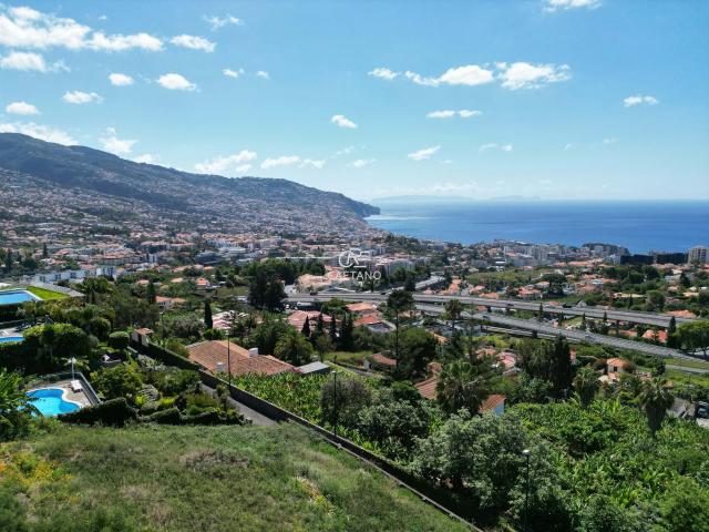 Extraordinario com Projeto para Luxuosa Moradia T4, Funchal, Pico dos celos