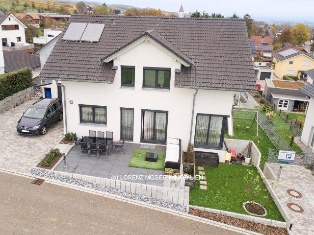 Extraklasse: Einfamilienhaus mit Einliegerwohnung zu verkaufen in Erzingen, angrenzend im Grünen, nahe Schweizer Grenze