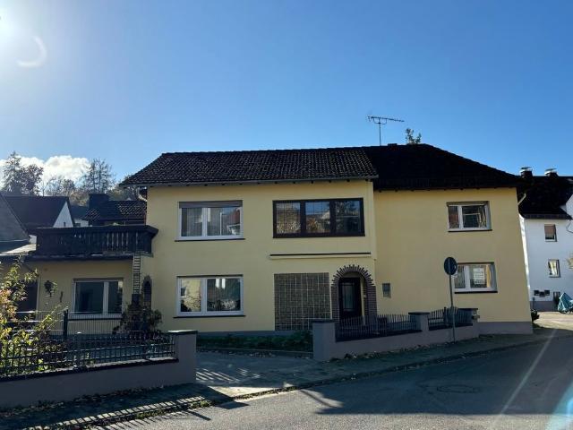 Extravagantes und Charmantes EFH in Hünstetten OT!