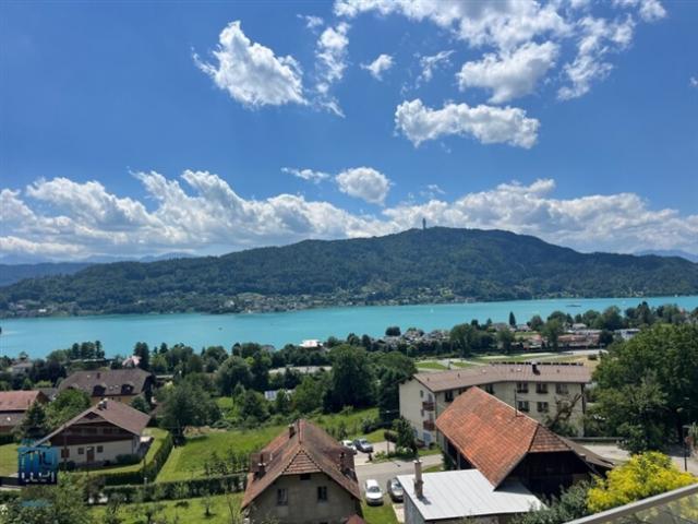 Extravagantes Wohnen am Wörthersee 152 m² große Seeblickterrassenwohnung mit TG/Carport mit MIETER zu verkaufen!