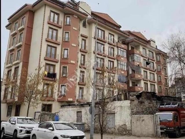 Şeyma Emlaktan İstasyon Mah.arakat Masrafsız 3+1 Daire