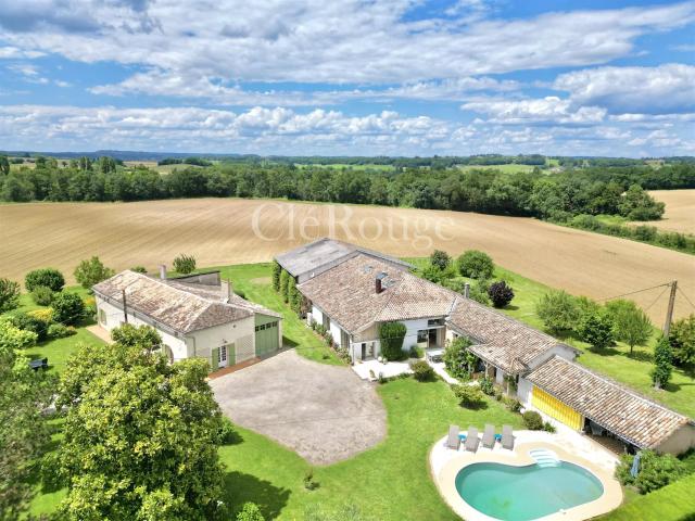 Eymet Ensemble de 2 propriétés avec piscine situées dans u. 449m² Eymet