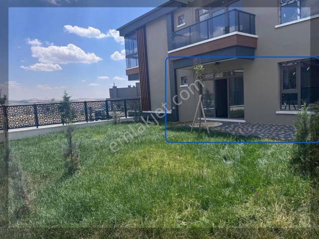 Eymir Mahallesi Paradise Sitesi Geniş Bahçeli 1+1 Kiralık Daire