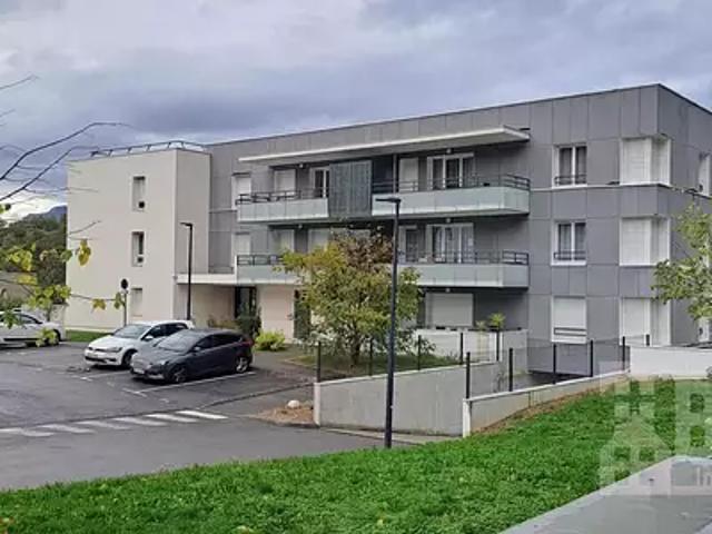 Eybens 38320 Location parking