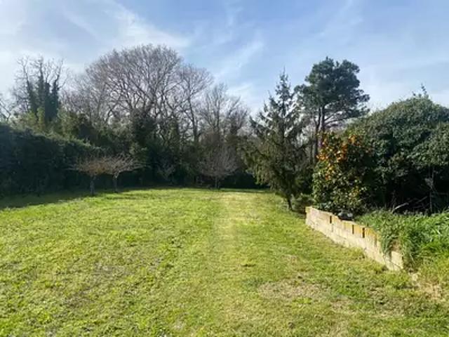 Eyguières 13430 Programme neuf terrain neuf à vendre
