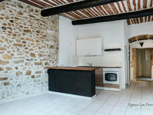EYGUIÈRES MAISON DE VILLAGE