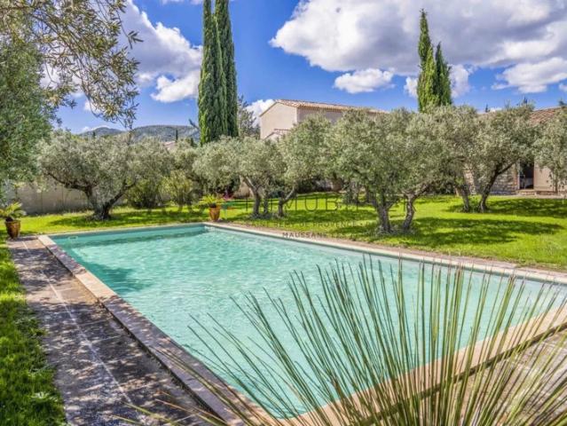Eygalières | Propriété avec maison d'amis indépendante et piscine