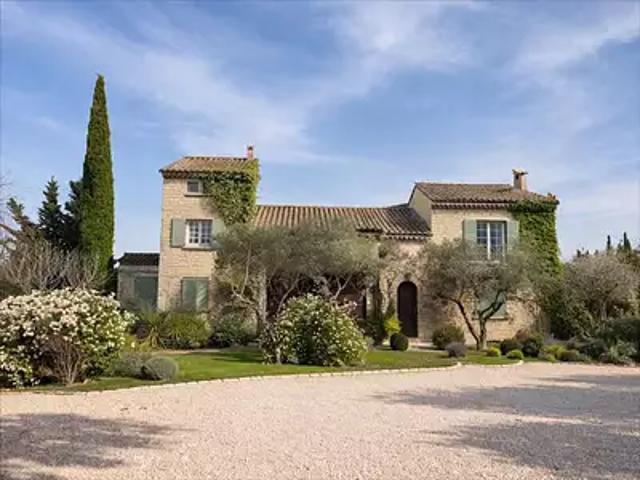 Eygalières 13810 Achat / Vente maison 6 pièces t6 terrasse