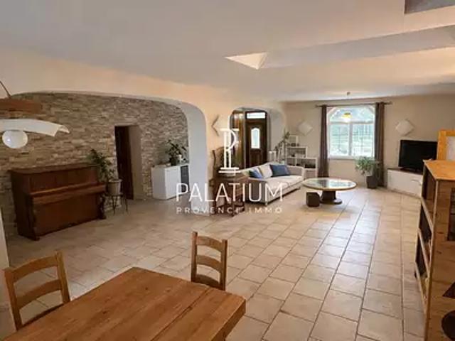 Eygalières 13810 Achat / Vente maison 7 pièces t7 terrasse