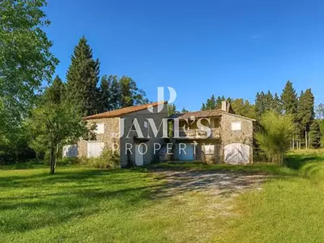Eygalières 13810 Achat / Vente maison 8 pièces t8 terrasse