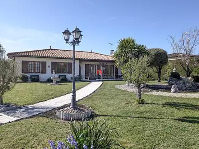 Eyrans 33390 Achat / Vente maison 4 pièces t4 piscine terrasse