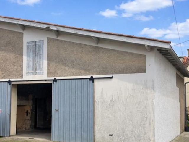 EYSINES Bourg, Chai en pierre 66 m² à rénover