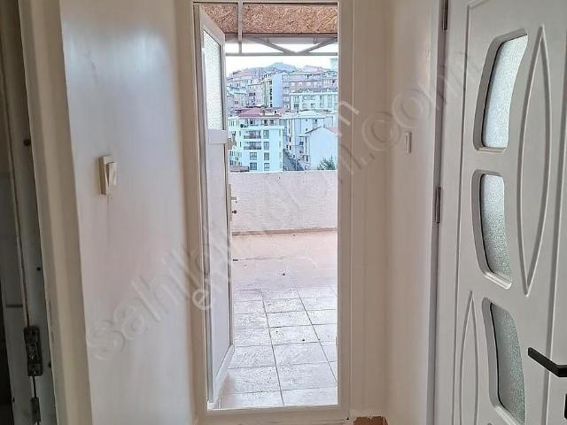 Eyüp Merkeze 250 M Mesafede İçi Sıfır Tadilatlı Masrafsız 1+1