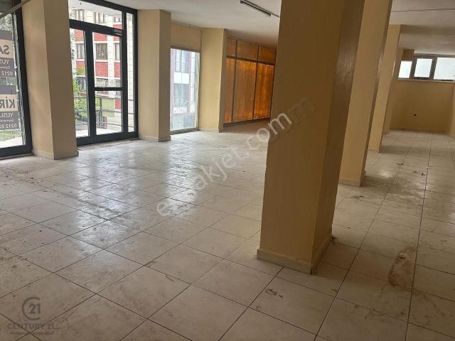 Eyüp Güzeltepe'de Cadde Üzeri 240 M2 Satılık Dükkan