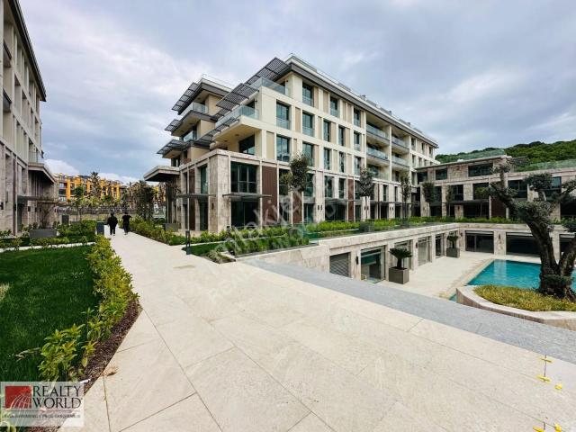 Eyüp Göktürk'te Yeni Sitede 282m² 3+1 Kiralık Çatı Dubleks