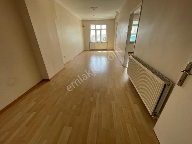 Eyüp Yeşilpinar Mah 2+1 Temiz Kiralık Daire