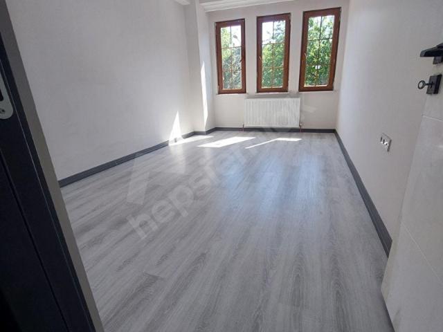 EYÜPSULTAN RAMİDE CADDE ÜZERİ SIFIR BİNADA KİRALIK DAİRE
