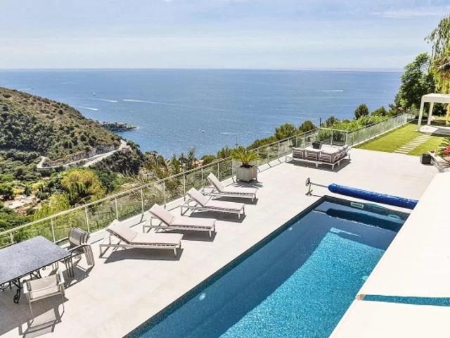 Eze, belle propriété vue mer dans un petit domaine