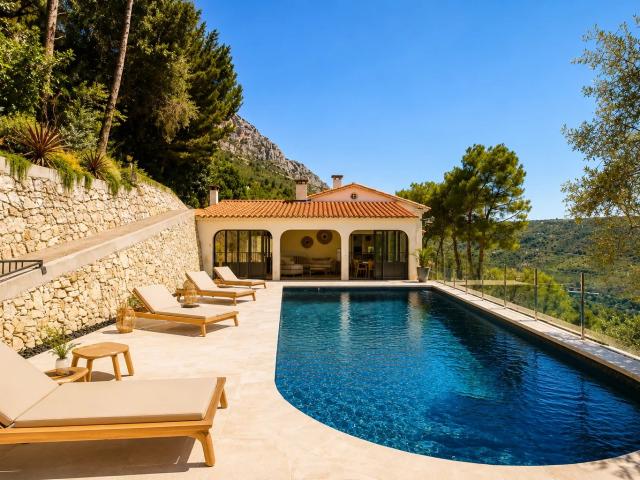 Èze Moyenne Corniche Magnificent Villa | 4 Bedrooms | Sea View | Swimming Pool