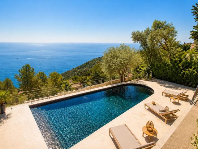 EZE MOYENNE CORNICHE: Magnifique villa meublée rénovée | 4 Chambres | piscine