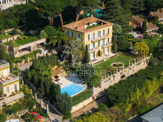 Eze sur Mer Villa de style italien face à la mer 558m² Eze