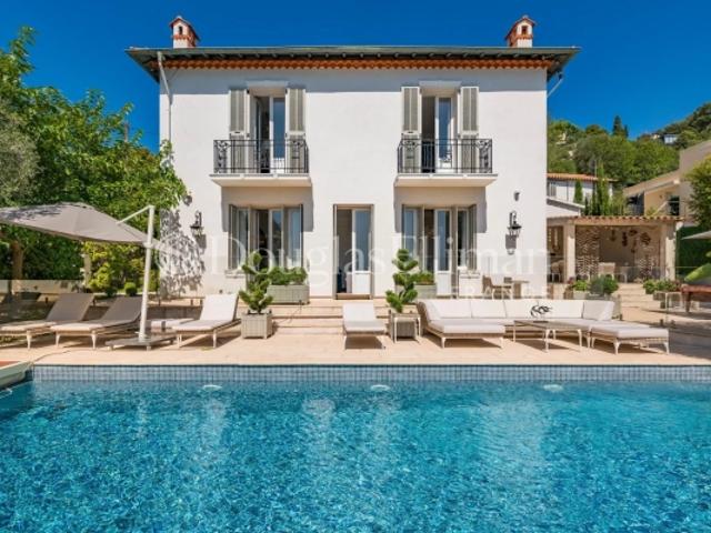EZE Proche de Monaco, belle propriété récemment rénovée avec vue sur la mer